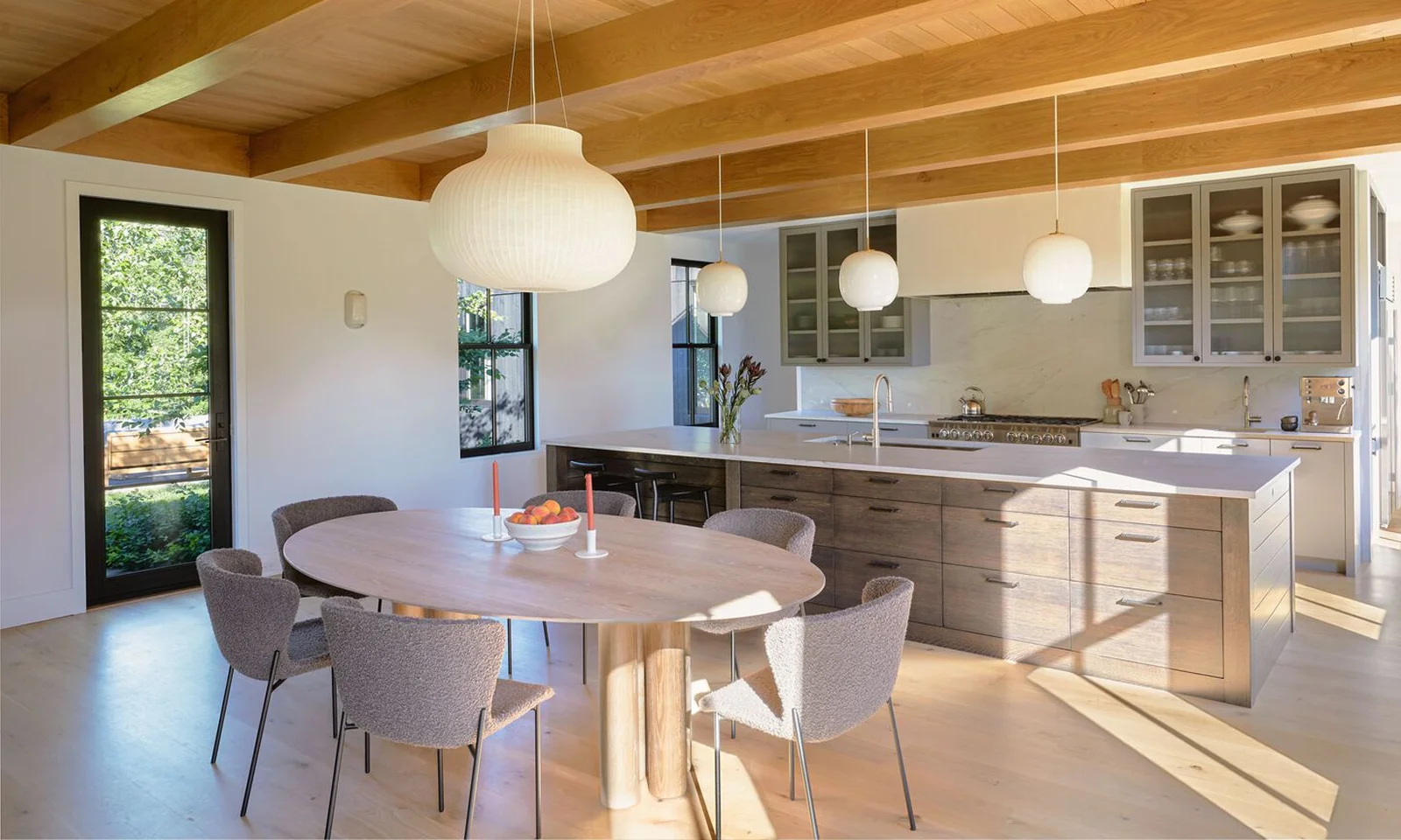 Open plan kitchen and dining room